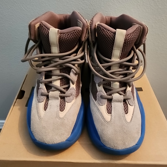 Yeezy Desert Boot - Picture 2 of 7